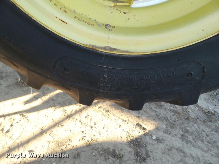 image for item L1671 John Deere 1720 planter