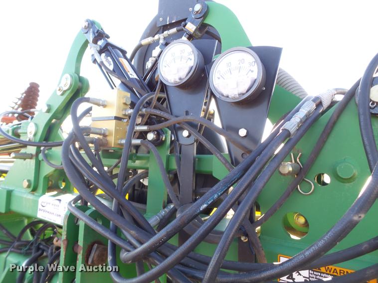 image for item L1671 John Deere 1720 planter