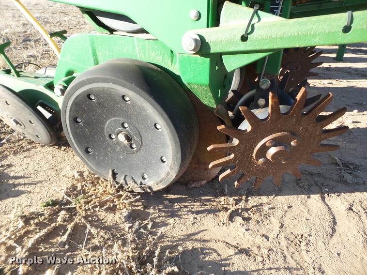 image for item L1671 John Deere 1720 planter