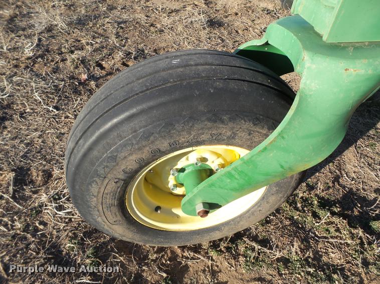 image for item L1671 John Deere 1720 planter