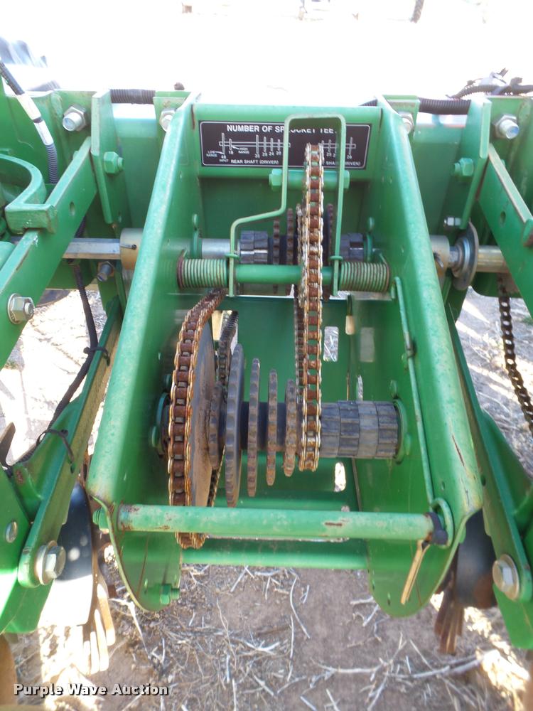 image for item L1671 John Deere 1720 planter