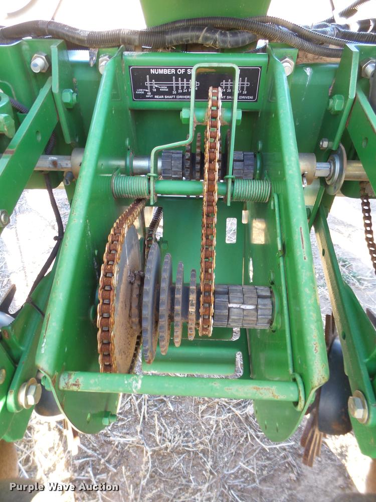 image for item L1671 John Deere 1720 planter