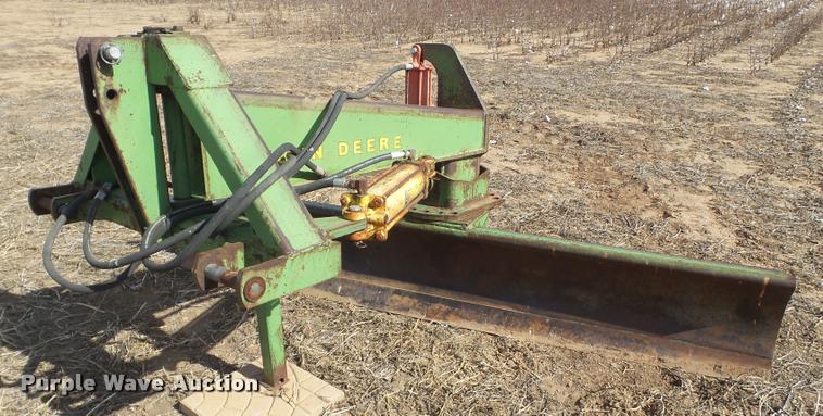 image for item L1680 John Deere blade
