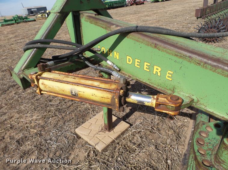 image for item L1680 John Deere blade