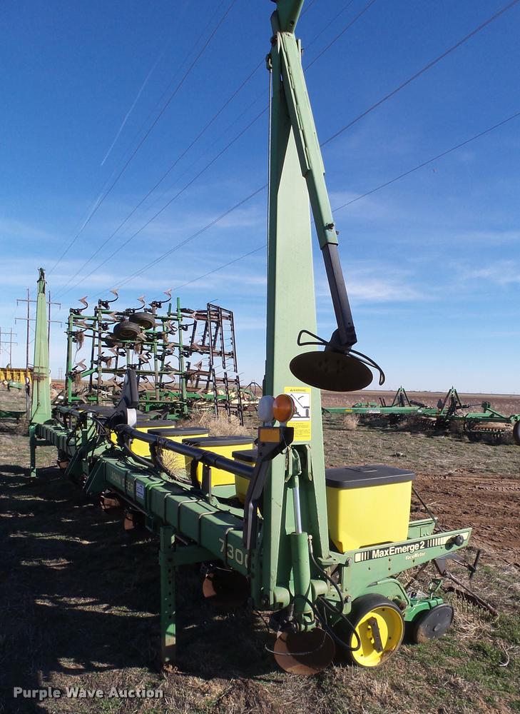 image for item L1692 John Deere 7300 planter