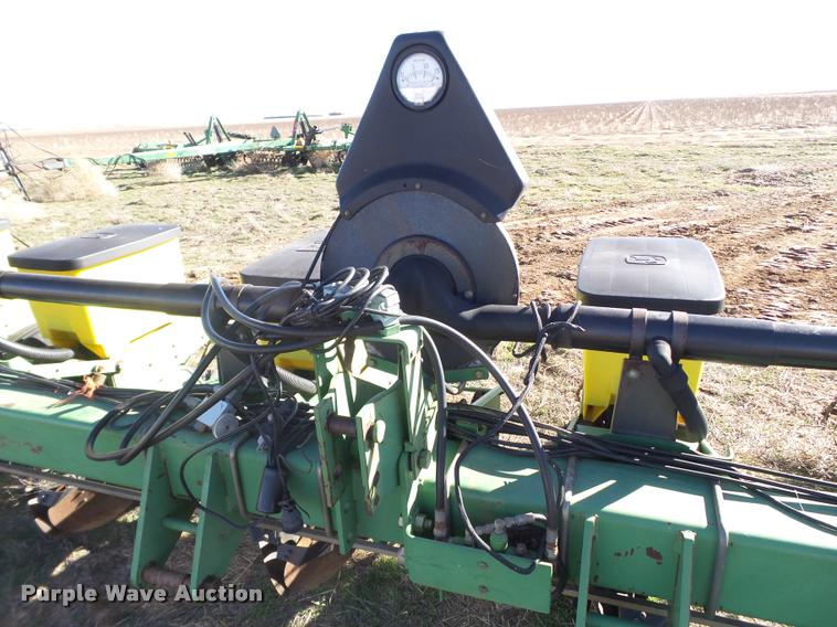 image for item L1692 John Deere 7300 planter