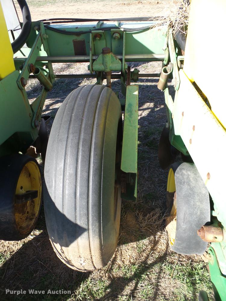 image for item L1692 John Deere 7300 planter