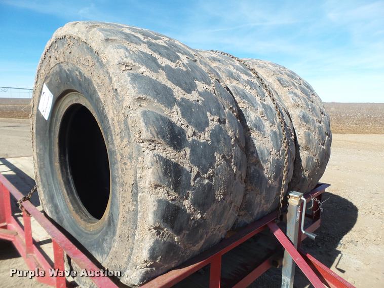 image for item L1704 (4) 625/70R25 tires