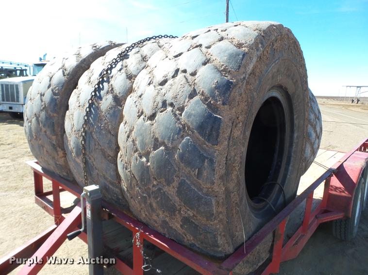 image for item L1704 (4) 625/70R25 tires