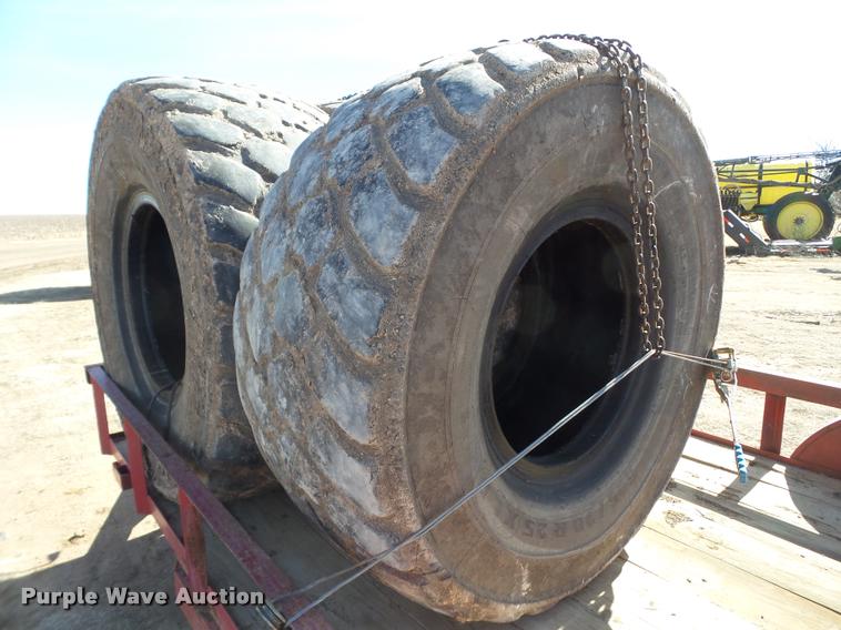 image for item L1704 (4) 625/70R25 tires