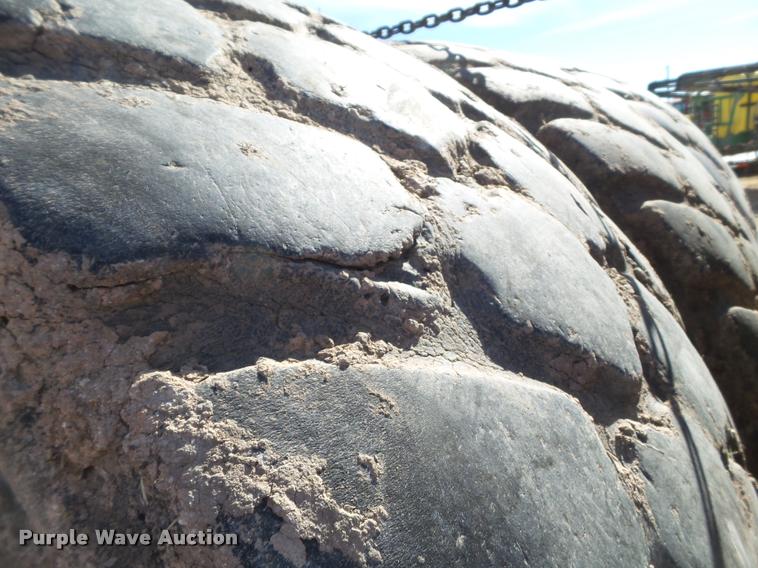 image for item L1704 (4) 625/70R25 tires