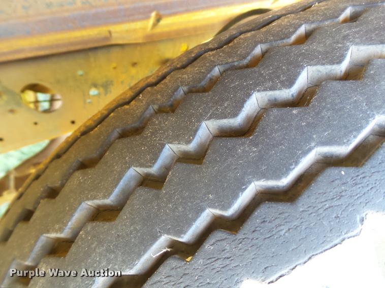 image for item L6625 1970 Ford 600 grain truck