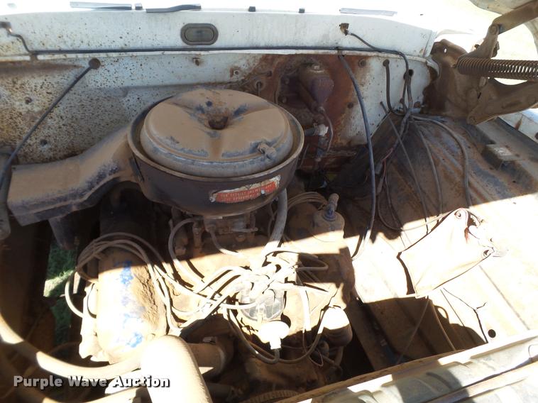 image for item L6625 1970 Ford 600 grain truck