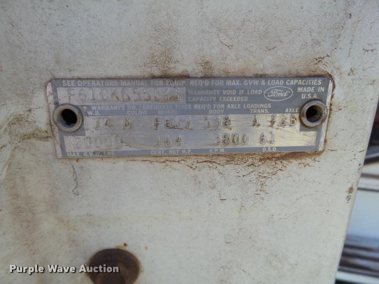 image for item L6625 1970 Ford 600 grain truck