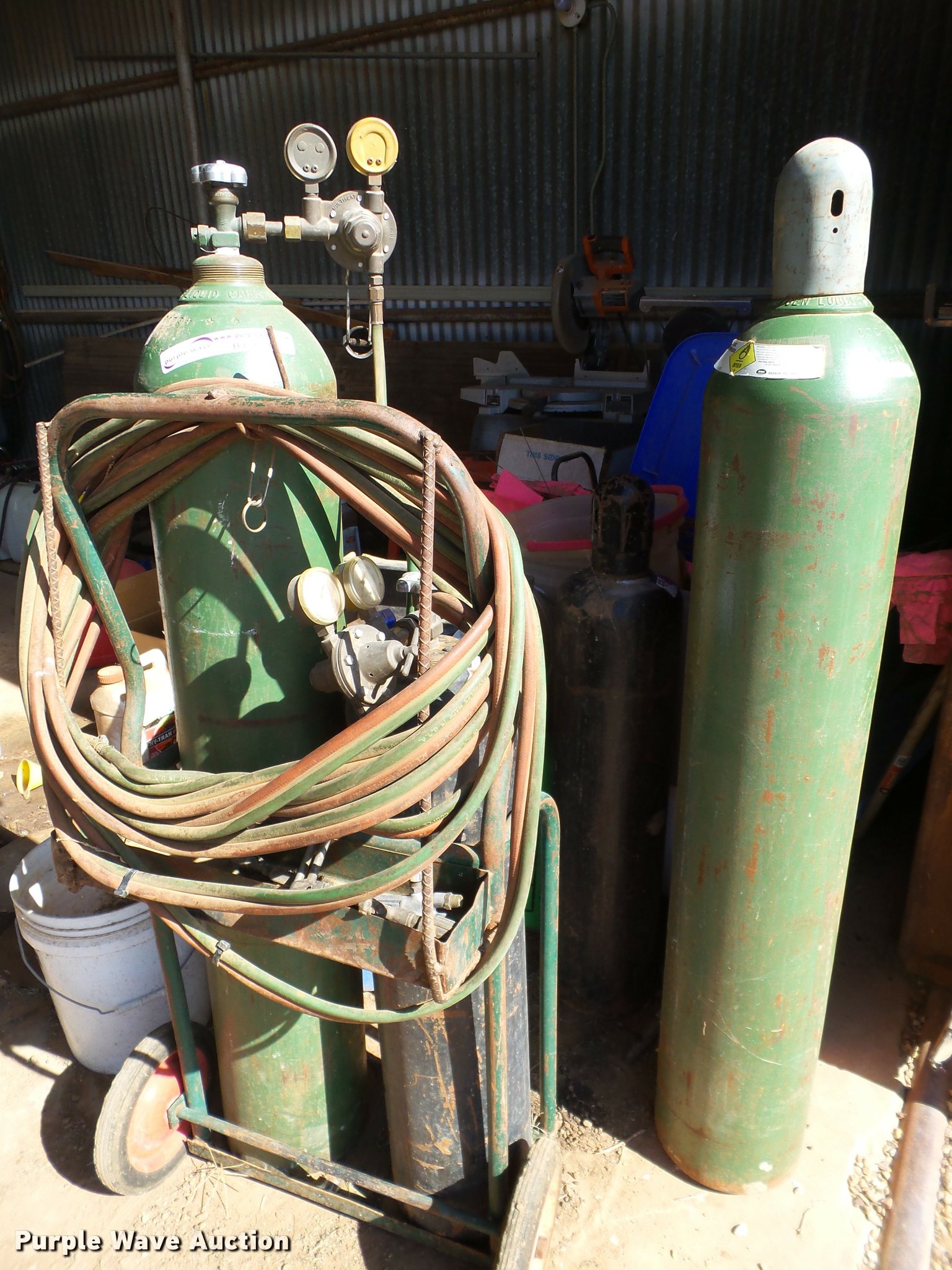 Cutting torch and tanks in Tulia, TX Item BJ9280 sold Purple Wave