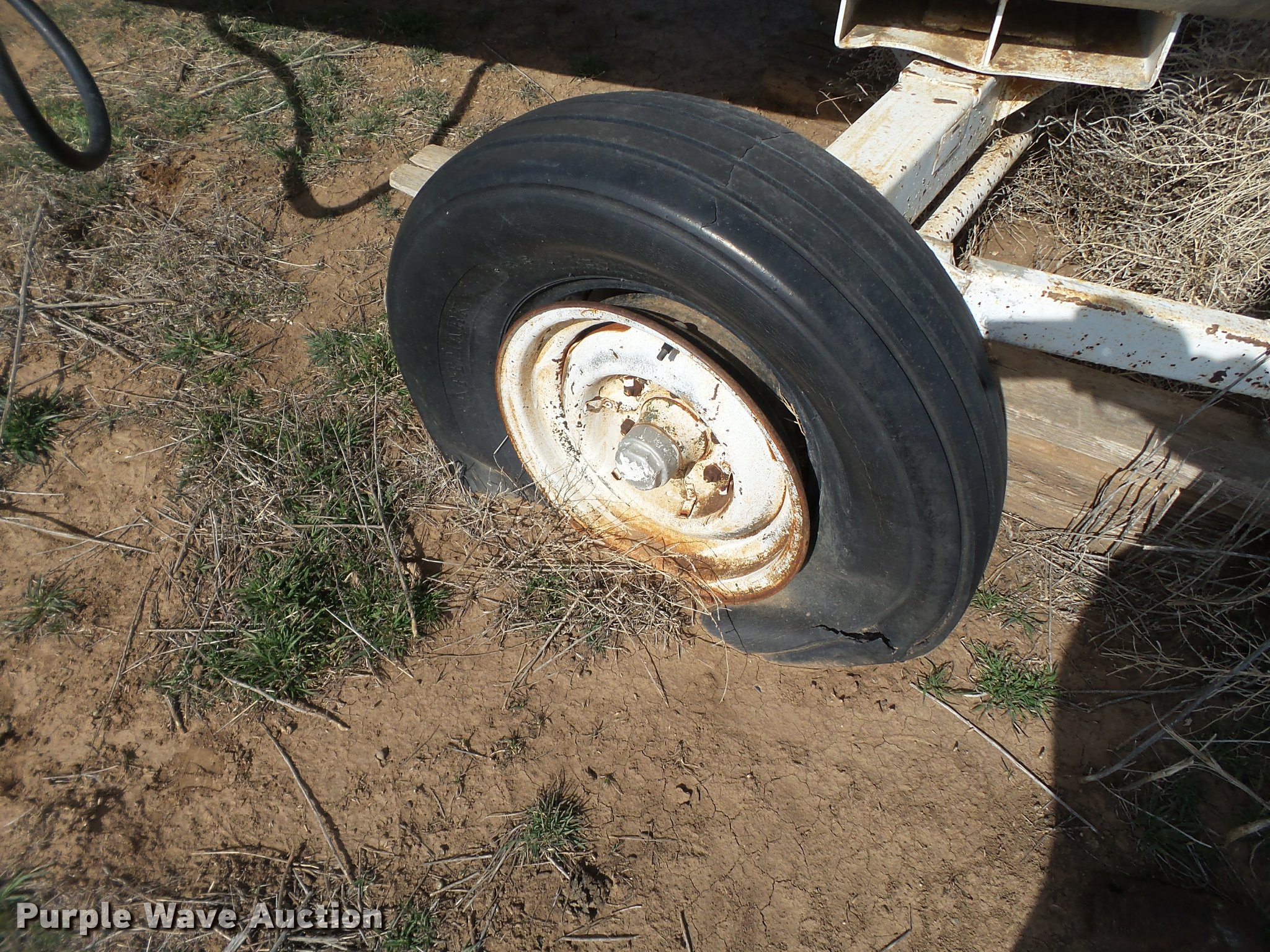 Fuel tank in Kress, TX Item L1662 sold Purple Wave