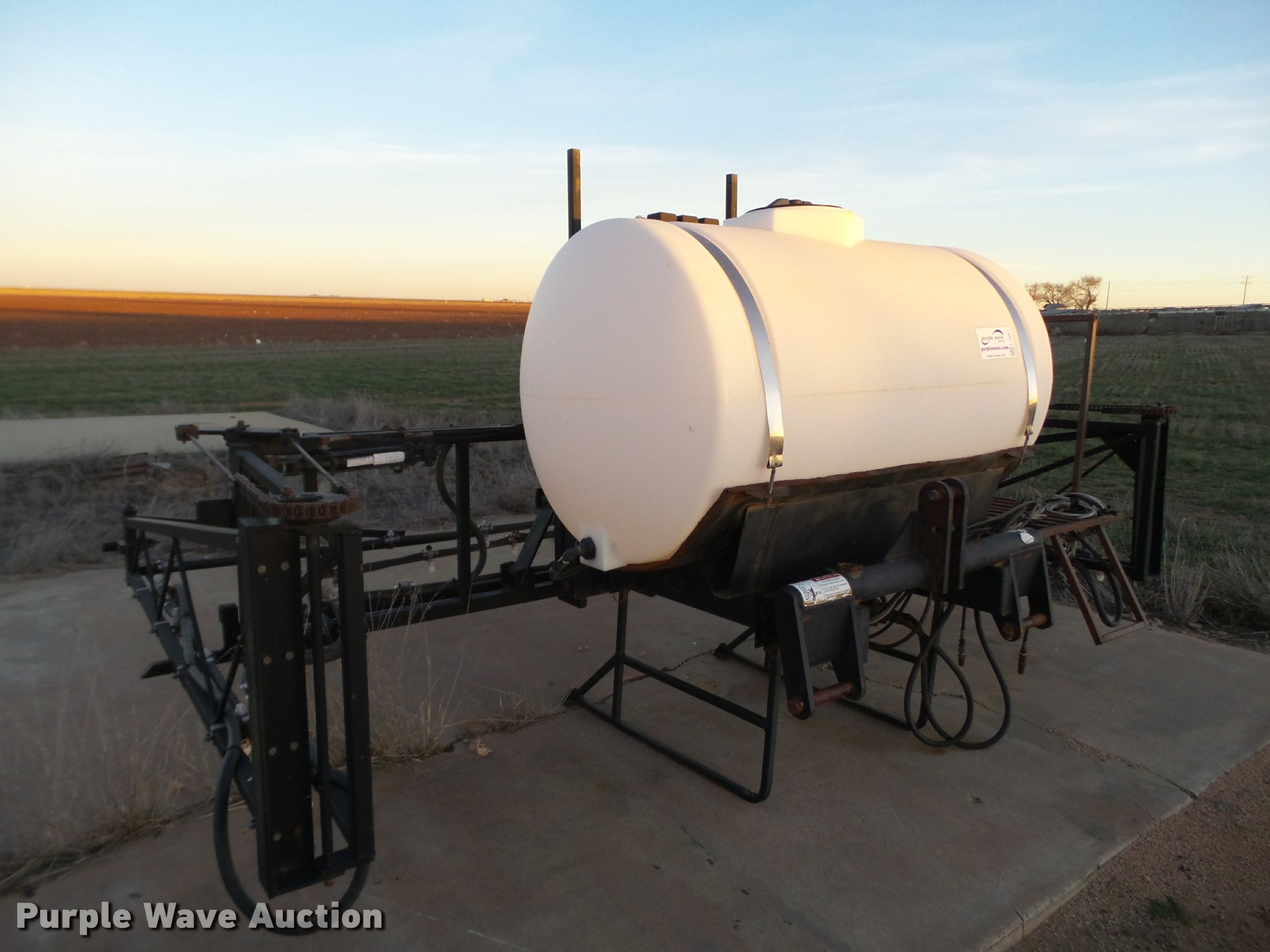 Wylie sprayer in Kress, TX Item L1681 sold Purple Wave