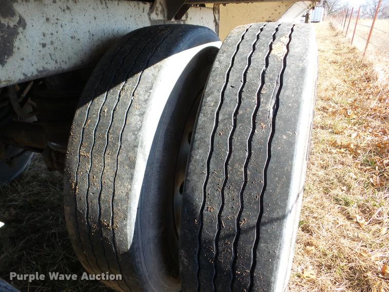 image for item AG9270 1994 Timpte double hopper grain trailer