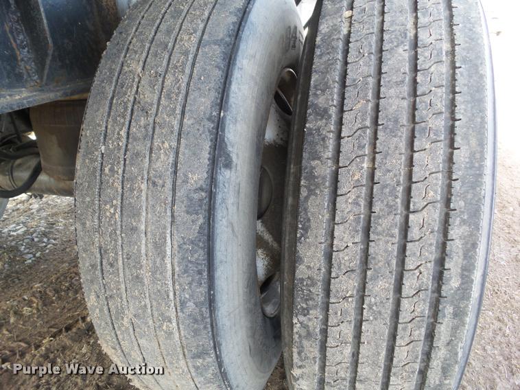 image for item CB9790 2000 Great Dane GPMWSAR248 flatbed trailer