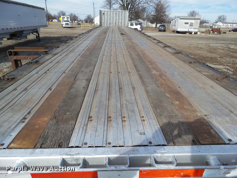 image for item CB9790 2000 Great Dane GPMWSAR248 flatbed trailer