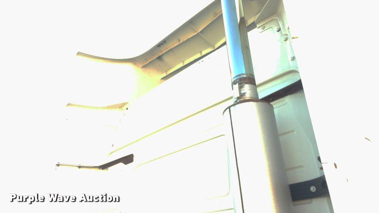 image for item DA4403 2005 Volvo VNL semi truck