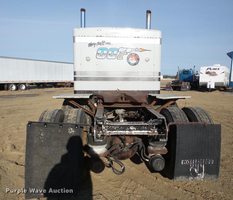 image for item DA7318 1981 Kenworth W900A semi truck