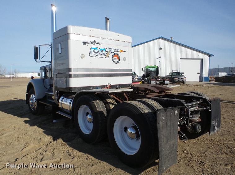 image for item DA7318 1981 Kenworth W900A semi truck