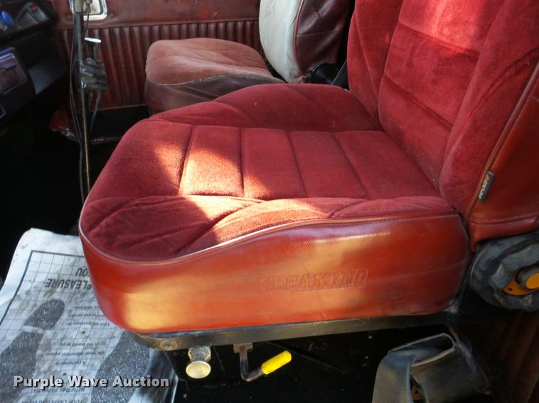 image for item DA7318 1981 Kenworth W900A semi truck