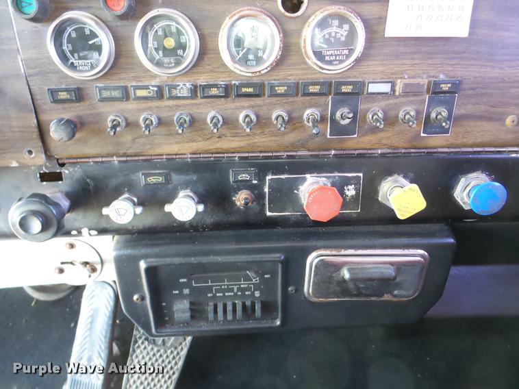 image for item DA7318 1981 Kenworth W900A semi truck