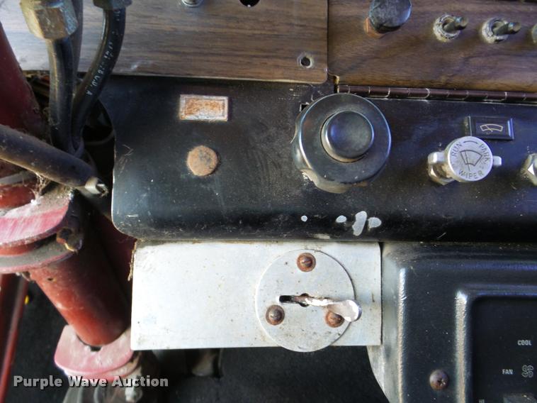 image for item DA7318 1981 Kenworth W900A semi truck