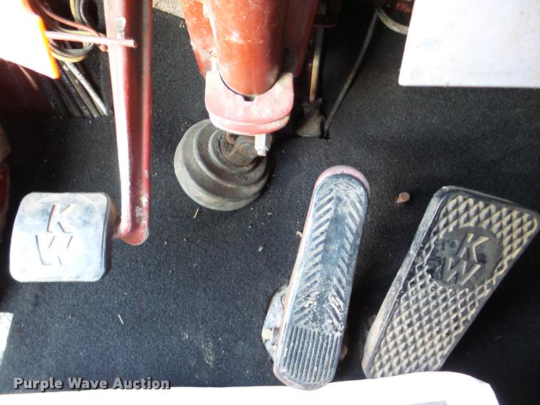 image for item DA7318 1981 Kenworth W900A semi truck