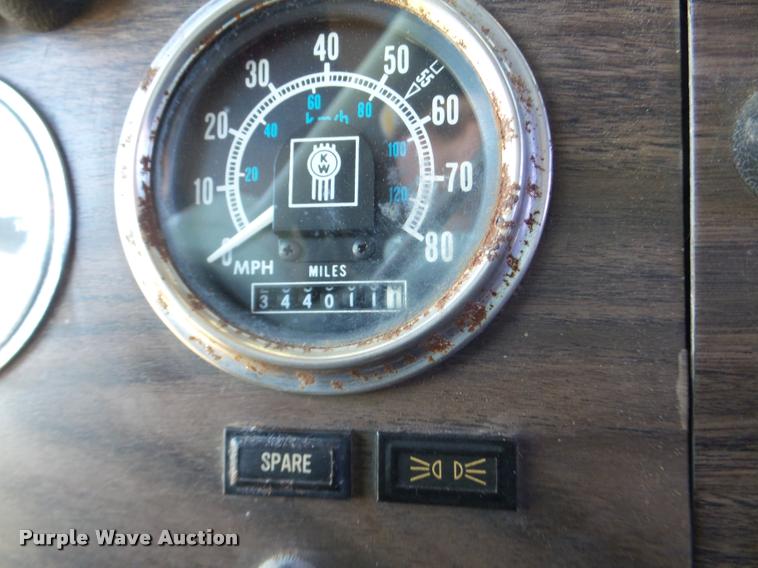 image for item DA7318 1981 Kenworth W900A semi truck