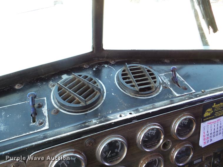 image for item DA7318 1981 Kenworth W900A semi truck