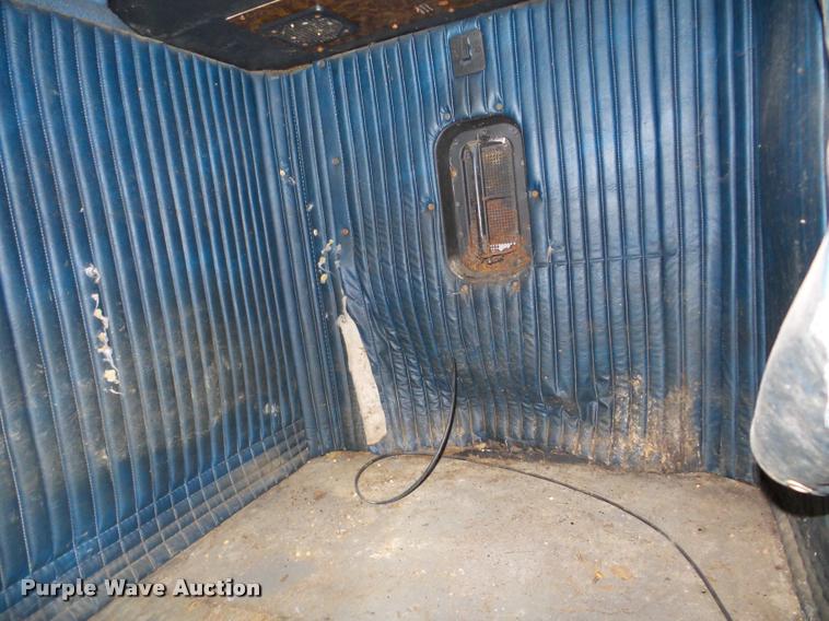 image for item DA7318 1981 Kenworth W900A semi truck