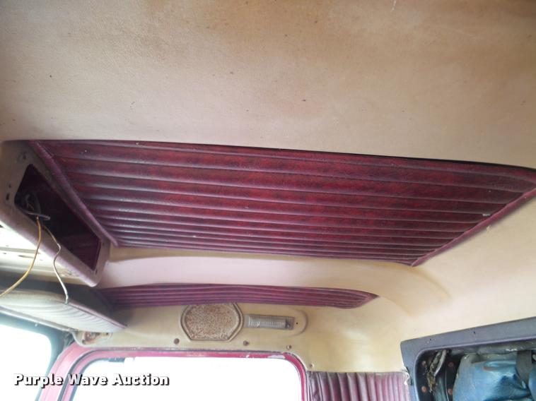 image for item DA7318 1981 Kenworth W900A semi truck