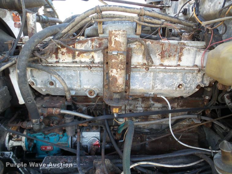 image for item DA7318 1981 Kenworth W900A semi truck