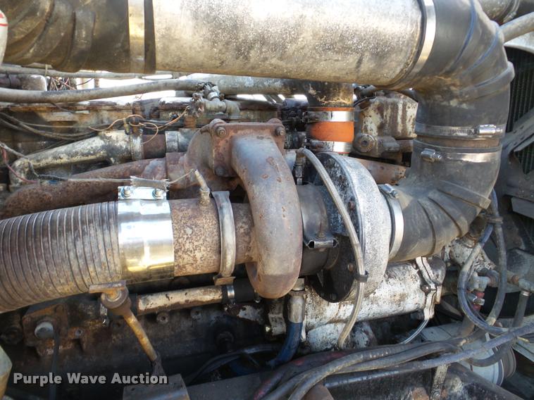 image for item DA7318 1981 Kenworth W900A semi truck