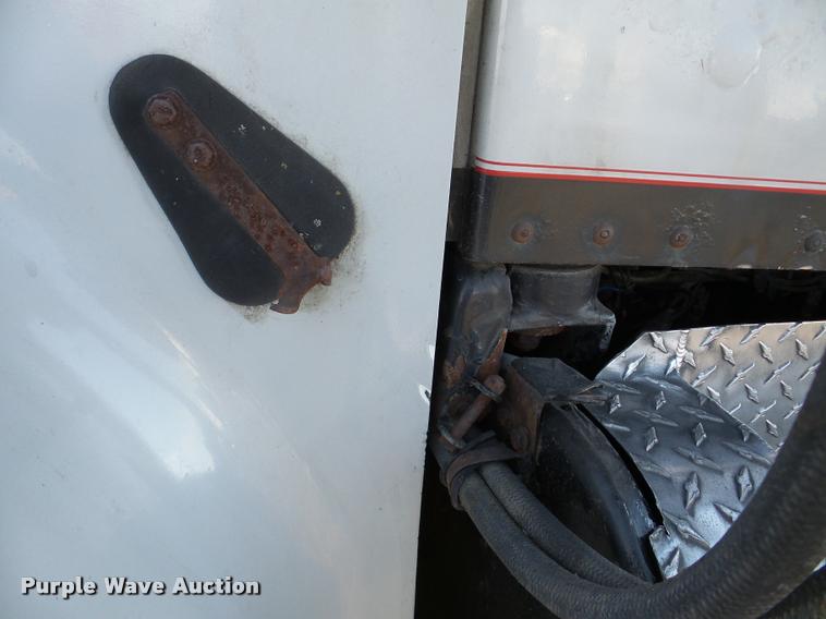 image for item DA7318 1981 Kenworth W900A semi truck