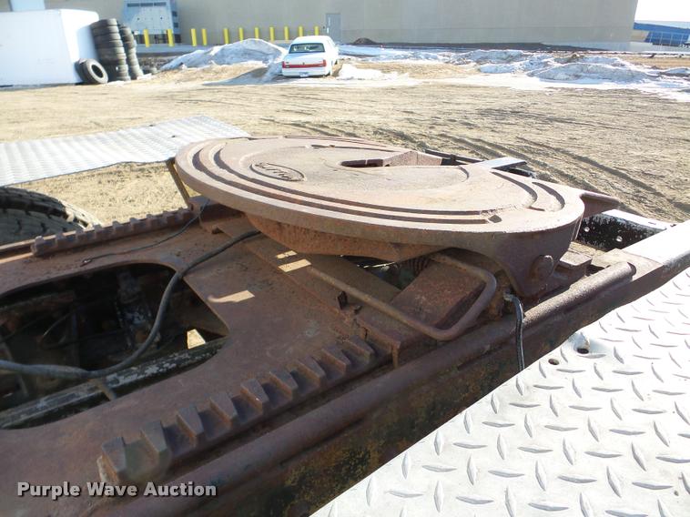 image for item DA7318 1981 Kenworth W900A semi truck