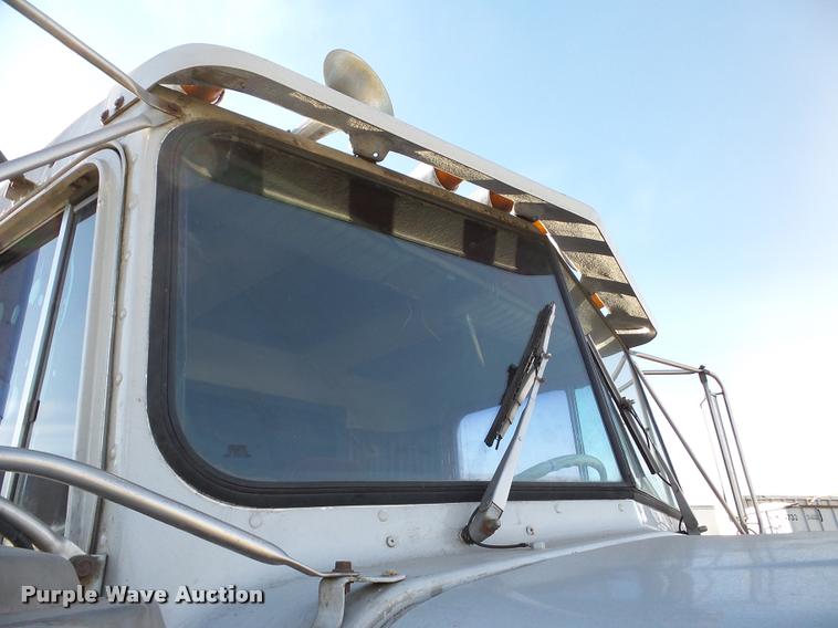 image for item DA7318 1981 Kenworth W900A semi truck