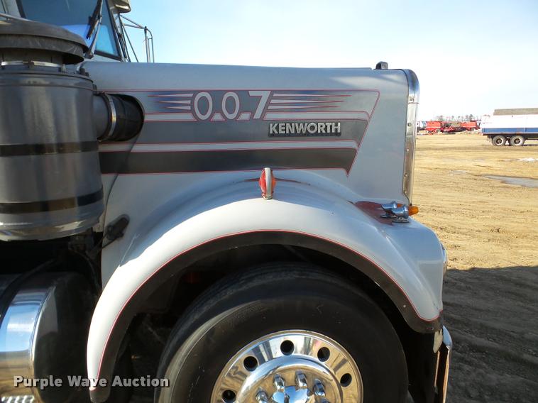 image for item DA7318 1981 Kenworth W900A semi truck