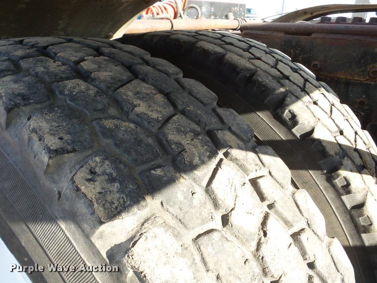 image for item DA7318 1981 Kenworth W900A semi truck