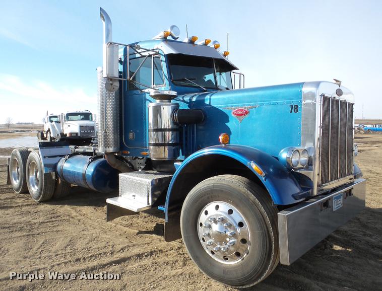 image for item DA7319 1978 Peterbilt 359M19 semi truck