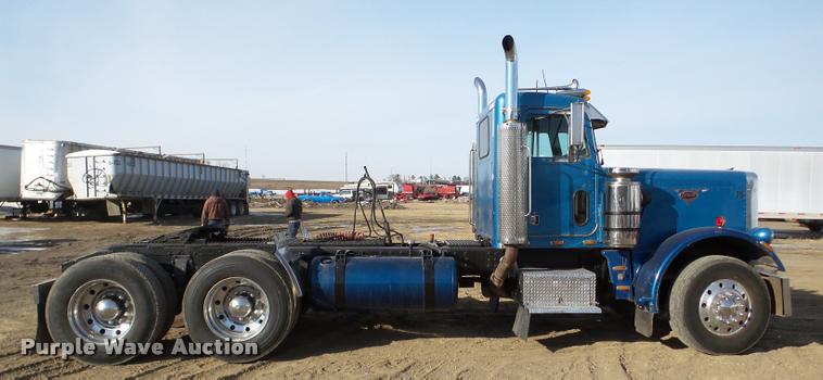 image for item DA7319 1978 Peterbilt 359M19 semi truck