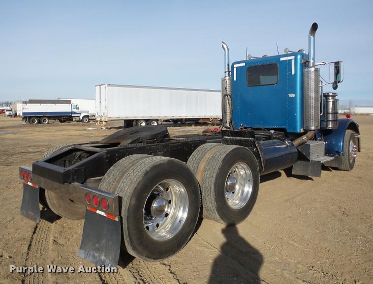image for item DA7319 1978 Peterbilt 359M19 semi truck
