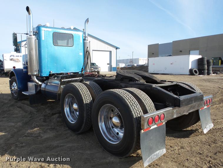 image for item DA7319 1978 Peterbilt 359M19 semi truck