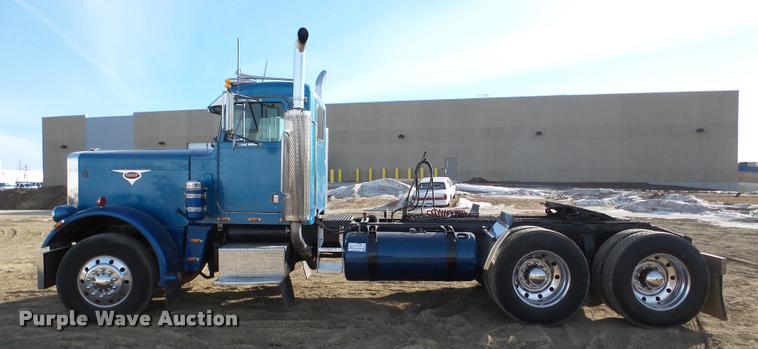 image for item DA7319 1978 Peterbilt 359M19 semi truck