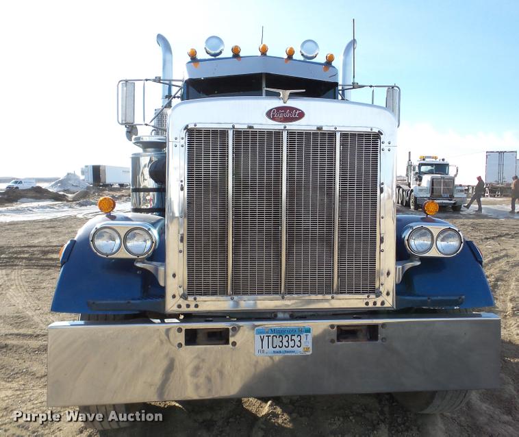 image for item DA7319 1978 Peterbilt 359M19 semi truck