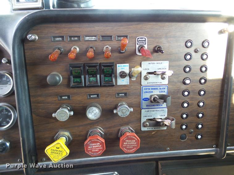 image for item DA7319 1978 Peterbilt 359M19 semi truck