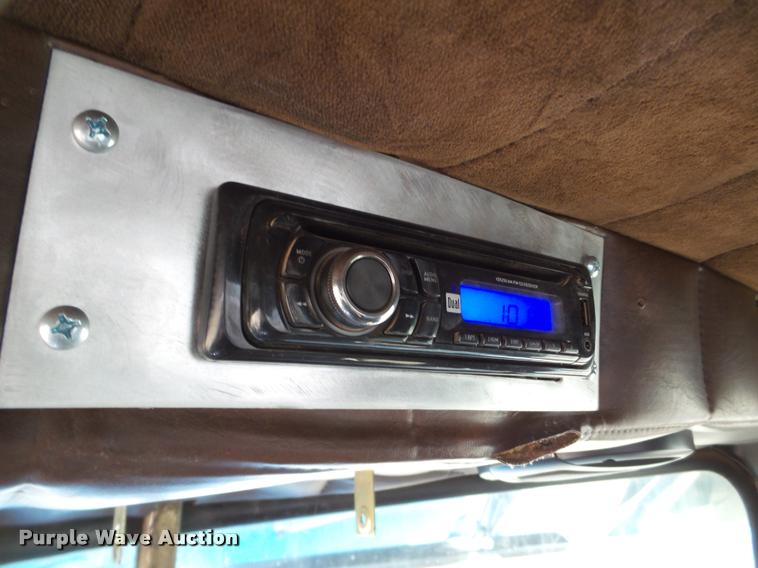 image for item DA7319 1978 Peterbilt 359M19 semi truck